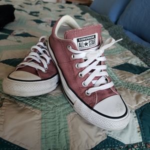 Converse (cushioned tongue)